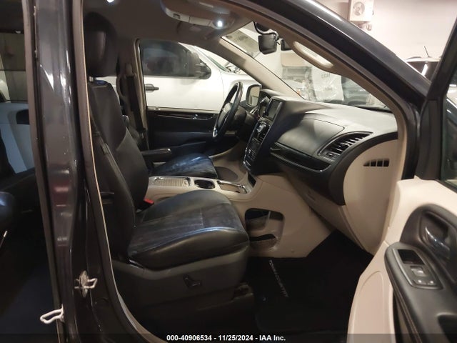 2C4RC1CG8ER407798 Chrysler Town & Country Touring-l 30th Anniversary