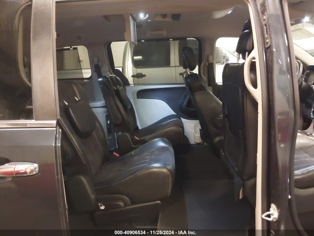 2C4RC1CG8ER407798 Chrysler Town & Country Touring-l 30th Anniversary