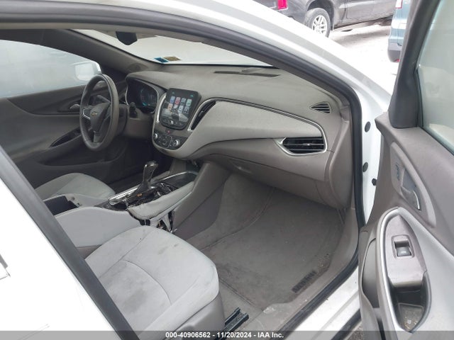 1G1ZE5STXHF161406 Chevrolet MALIBU 1LT