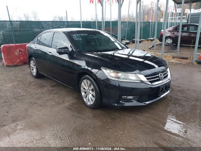 2015 1HGCR3F85FA006706 main image
