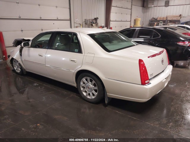 2011 CADILLAC DTS 1G6KD5E67BU126264 Photo 2