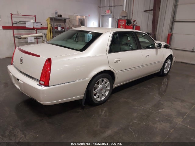 2011 CADILLAC DTS 1G6KD5E67BU126264 Photo 3