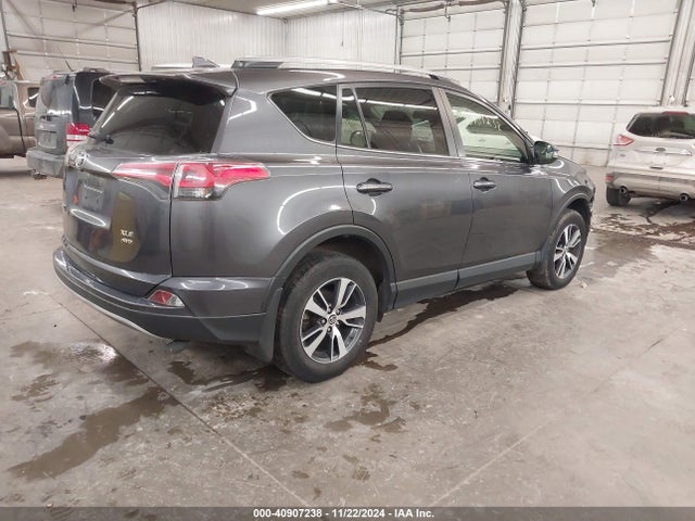 JTMRFREVXHJ119551 Toyota Rav4 Xle