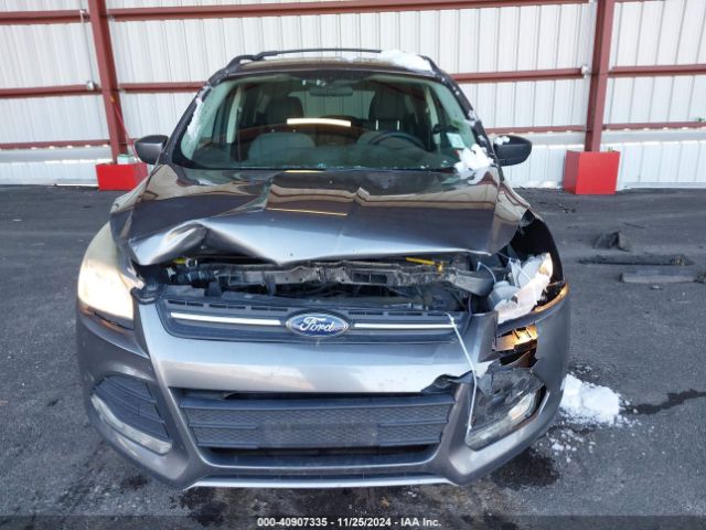 1FMCU9GX5EUB52733 Ford ESCAPE SE