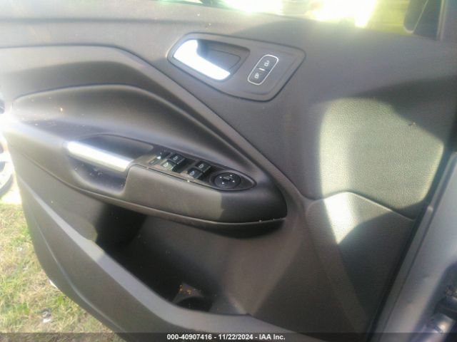 1FMCU0GD9KUA11564 Ford ESCAPE SE