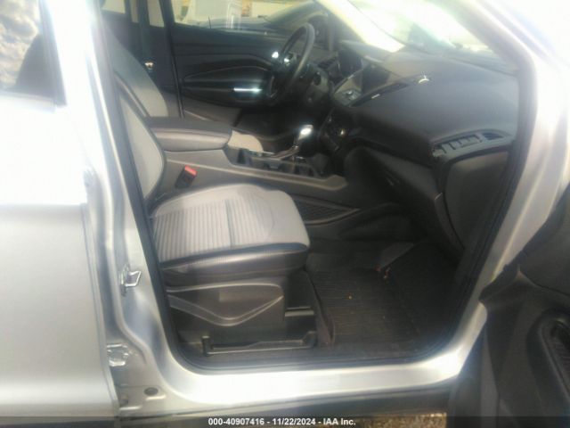1FMCU0GD9KUA11564 Ford ESCAPE SE