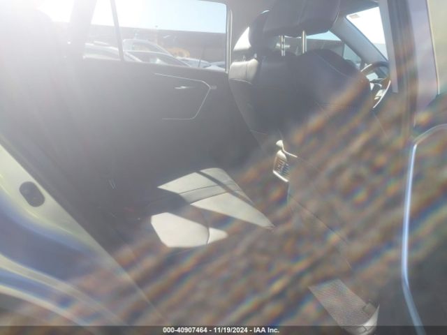 2T3C1RFV5KW031180 Toyota Rav4 Xle Premium