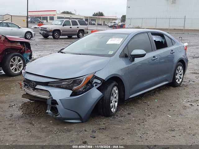 Toyota COROLLA LE 2022 JTDEPMAE6NJ204709 Image 2