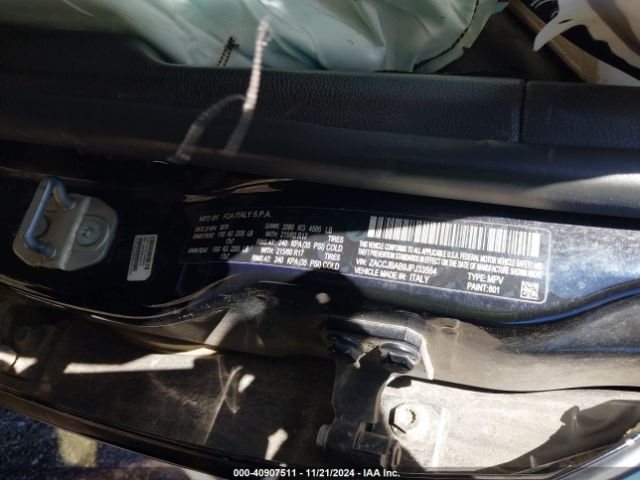 ZACCJBAB9JPJ33564 Jeep Renegade Sport 4x4