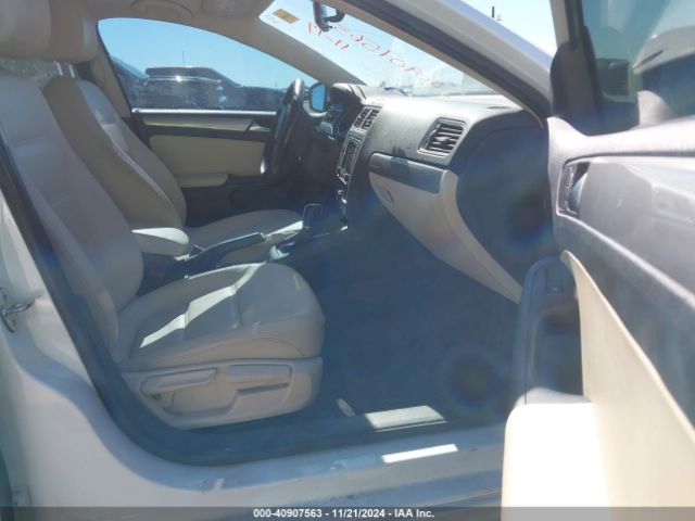 3VWDB7AJ9HM274010 Volkswagen Jetta 1.4t Se
