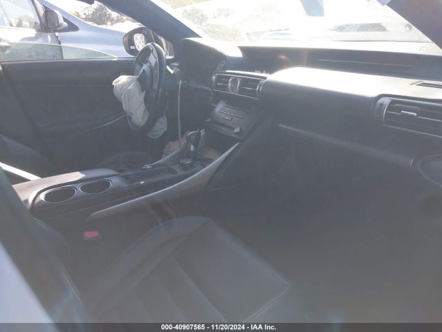JTHBA1D28G5022590 Lexus IS 200T
