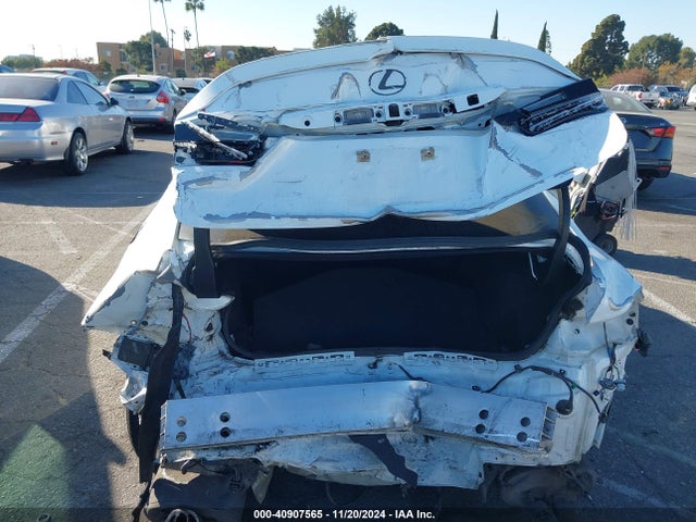 Lexus IS 200T 2016 JTHBA1D28G5022590 Image 6