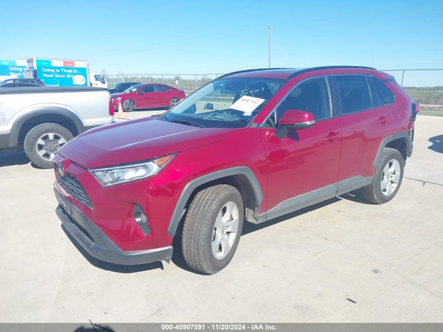 Toyota Rav4 Xle 2019 JTMW1RFV1KD008036 Image 2