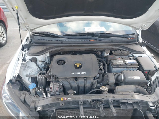 5NPD84LF1JH321888 Hyundai ELANTRA SEL