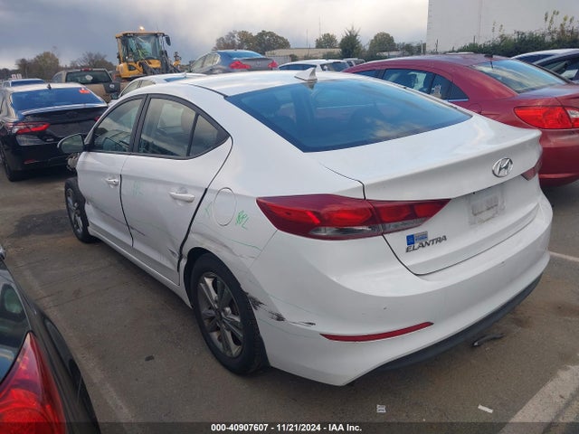 5NPD84LF1JH321888 Hyundai ELANTRA SEL