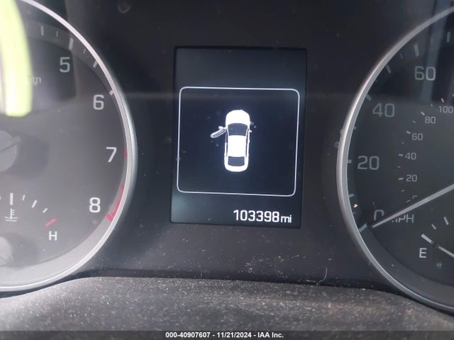 5NPD84LF1JH321888 Hyundai ELANTRA SEL