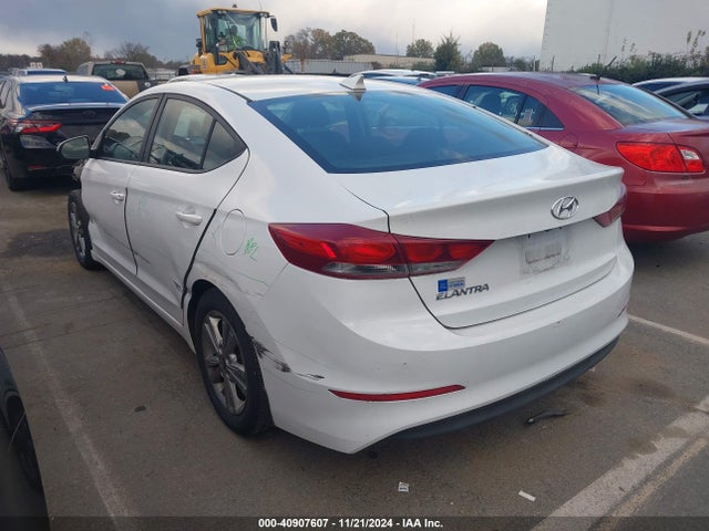 5NPD84LF1JH321888 Hyundai ELANTRA SEL