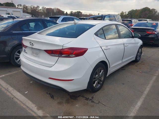 5NPD84LF1JH321888 Hyundai ELANTRA SEL