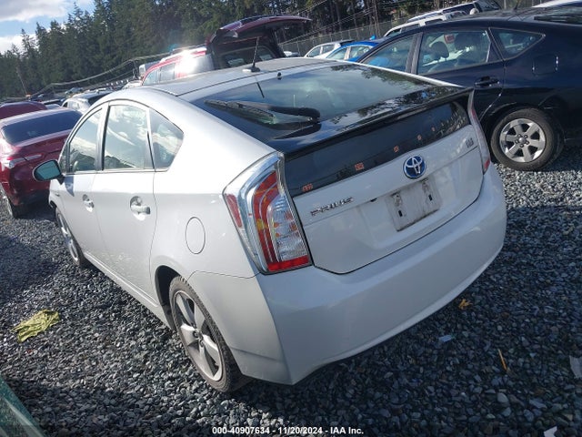 Toyota Prius Five 2014 JTDKN3DU2E0367658 Image 3