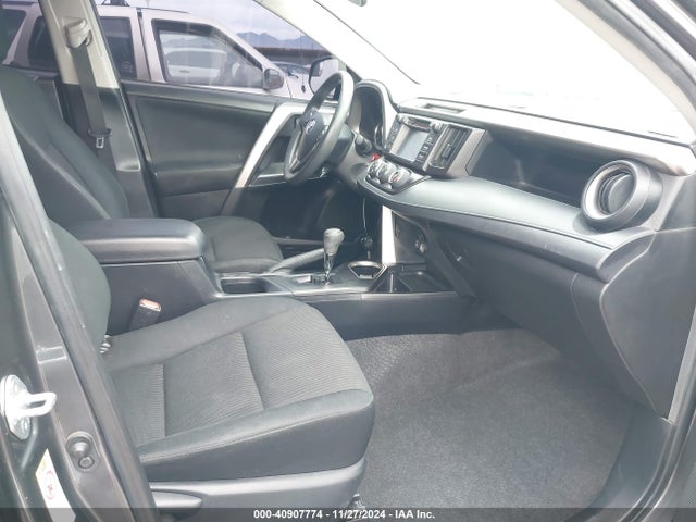 Toyota RAV4 LE 2016 JTMZFREV5GJ090667 Image 5