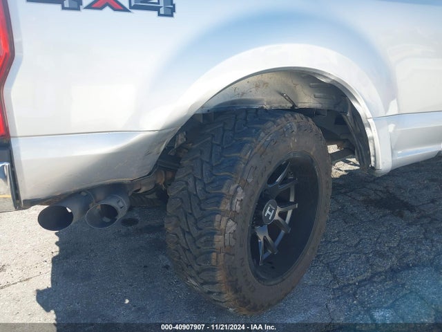 1FT7W2BT4JEB38340 Ford F-250 Xlt