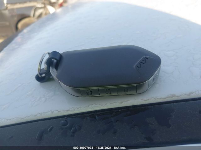 KNAG24J79S5286994 KIA K5 LXS