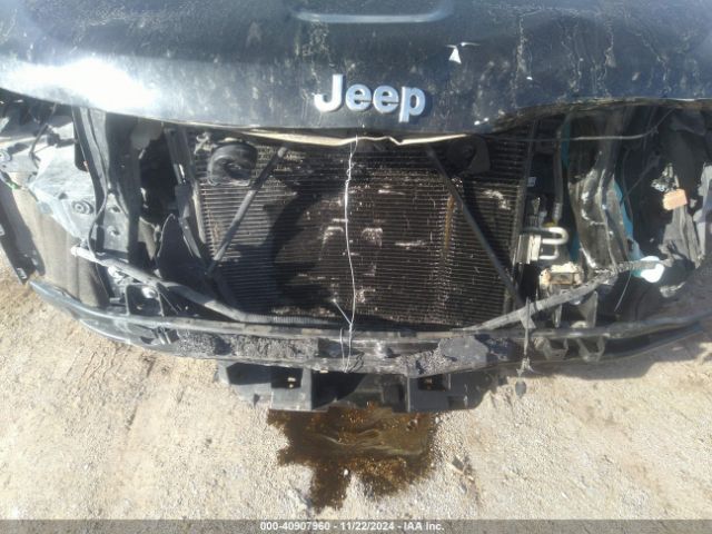 1C4RJFAG6HC706533 Jeep Grand Cherokee Laredo 4x4