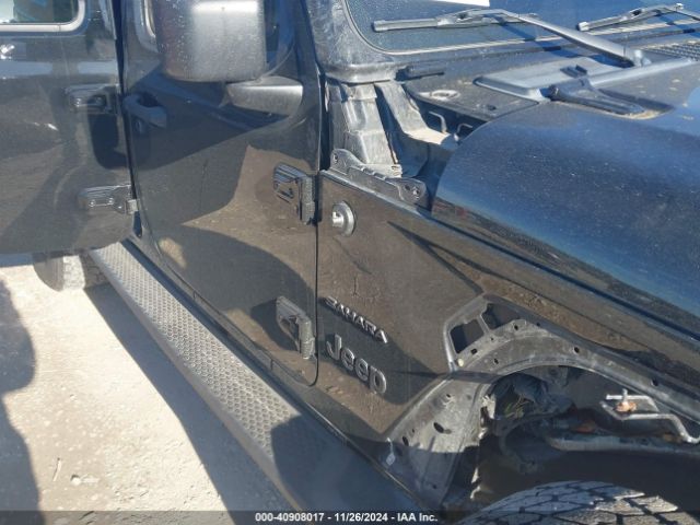 1C4HJXEG9JW216717 Jeep Wrangler Unlimited Sahara 4x4