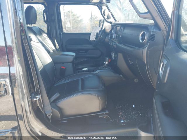 1C4HJXEG9JW216717 Jeep Wrangler Unlimited Sahara 4x4