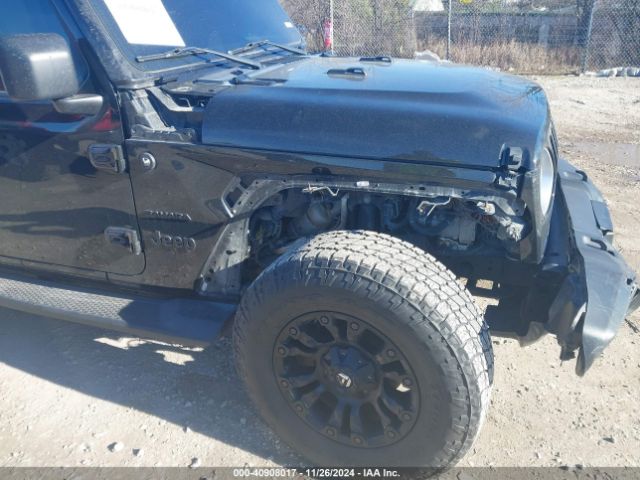 1C4HJXEG9JW216717 Jeep Wrangler Unlimited Sahara 4x4