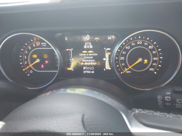 1C4HJXEG9JW216717 Jeep Wrangler Unlimited Sahara 4x4
