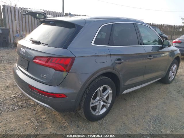 WA1BNBFY2J2028109 Audi Q5 2.0t Premium/2.0t Tech Premium