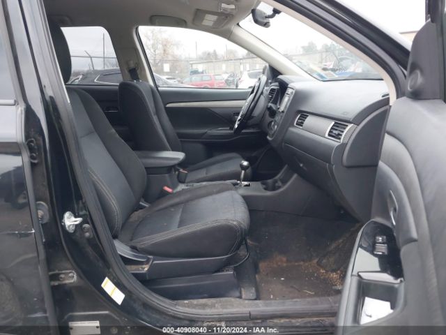 JA4AZ3A35GZ004856 Mitsubishi Outlander Se