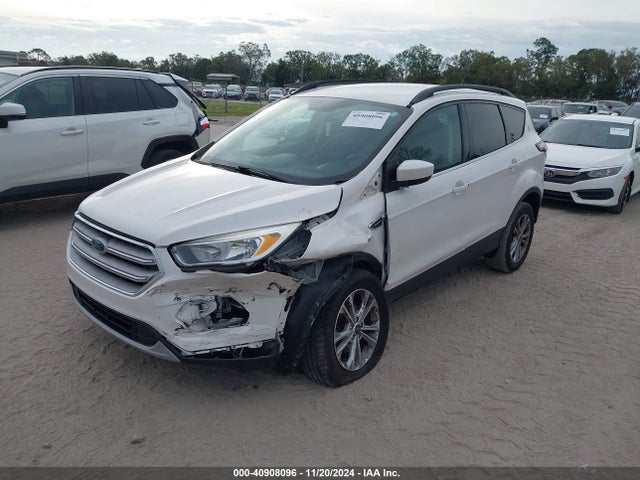 Ford ESCAPE SE 2018 1FMCU0GDXJUC17037 Image 2