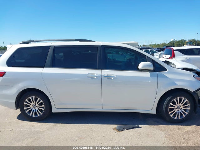 Toyota Sienna Xle 8 Passenger 2018 5TDYZ3DC8JS924098 Image 14