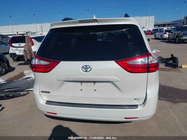 Toyota Sienna Xle 8 Passenger 2018 5TDYZ3DC8JS924098 Image 17