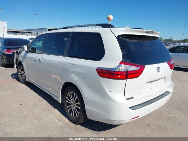 Toyota Sienna Xle 8 Passenger 2018 5TDYZ3DC8JS924098 Image 3