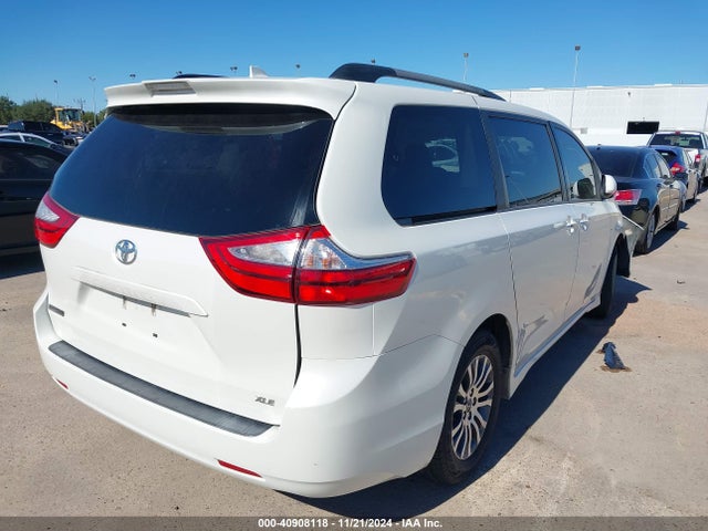 Toyota Sienna Xle 8 Passenger 2018 5TDYZ3DC8JS924098 Image 4