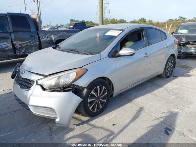 KIA FORTE LX 2015 KNAFK4A60F5343270 Image 2