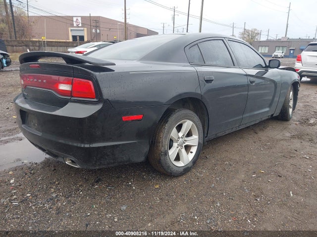 2C3CDXBG4EH210130 Dodge Charger Se