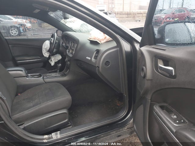 2C3CDXBG4EH210130 Dodge Charger Se