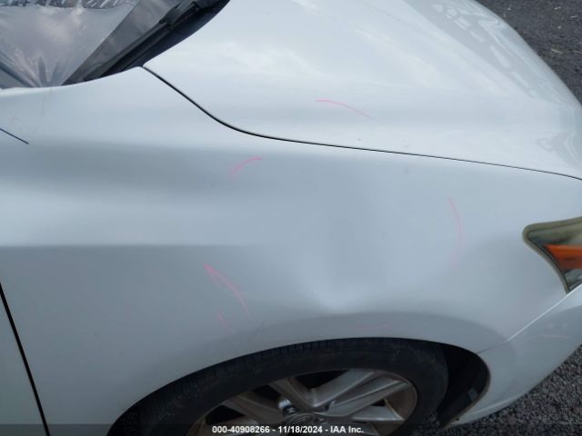 JTHKD5BH1F2247388 Lexus CT 200H