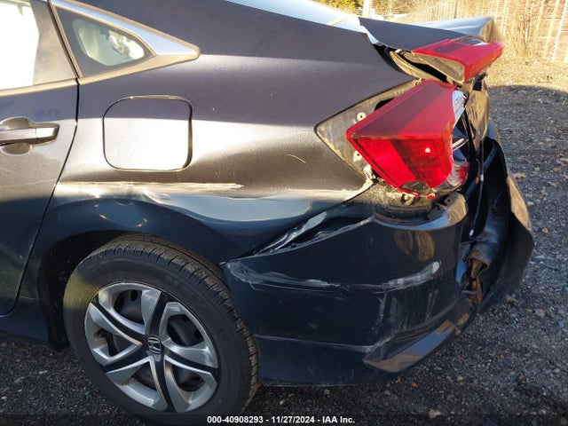 Honda Civic Lx 2018 2HGFC2F59JH606394 Image 18