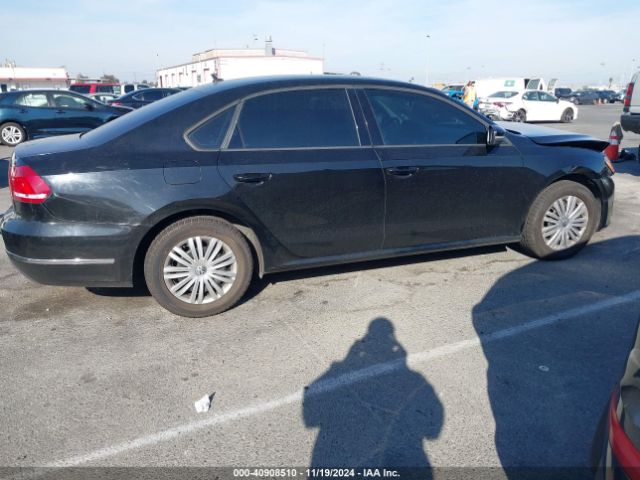1VWAT7A33EC099574 Volkswagen Passat 1.8t S
