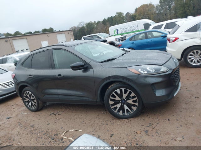 1FMCU0BZ9LUC57731 Ford Escape Se Sport Hybrid