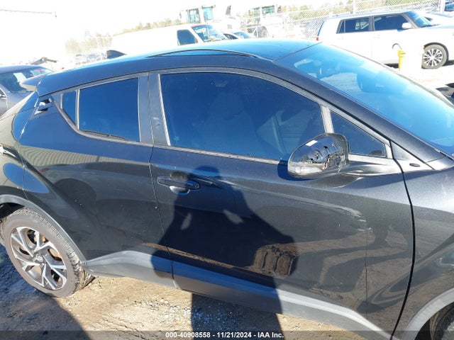 NMTKHMBX2JR010013 Toyota C-HR XLE