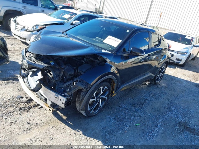NMTKHMBX2JR010013 Toyota C-HR XLE