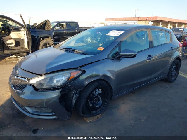 KIA FORTE LX 2016 KNAFK5A8XG5639003 Image 2