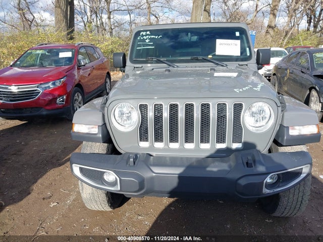 1C4HJXEG1KW571530 Jeep Wrangler Unlimited Sahara 4x4