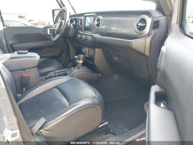 1C4HJXEG1KW571530 Jeep Wrangler Unlimited Sahara 4x4